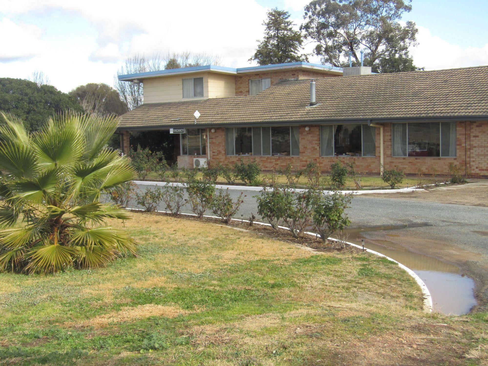 Allonville Gardens Motel Wagga Wagga Εξωτερικό φωτογραφία