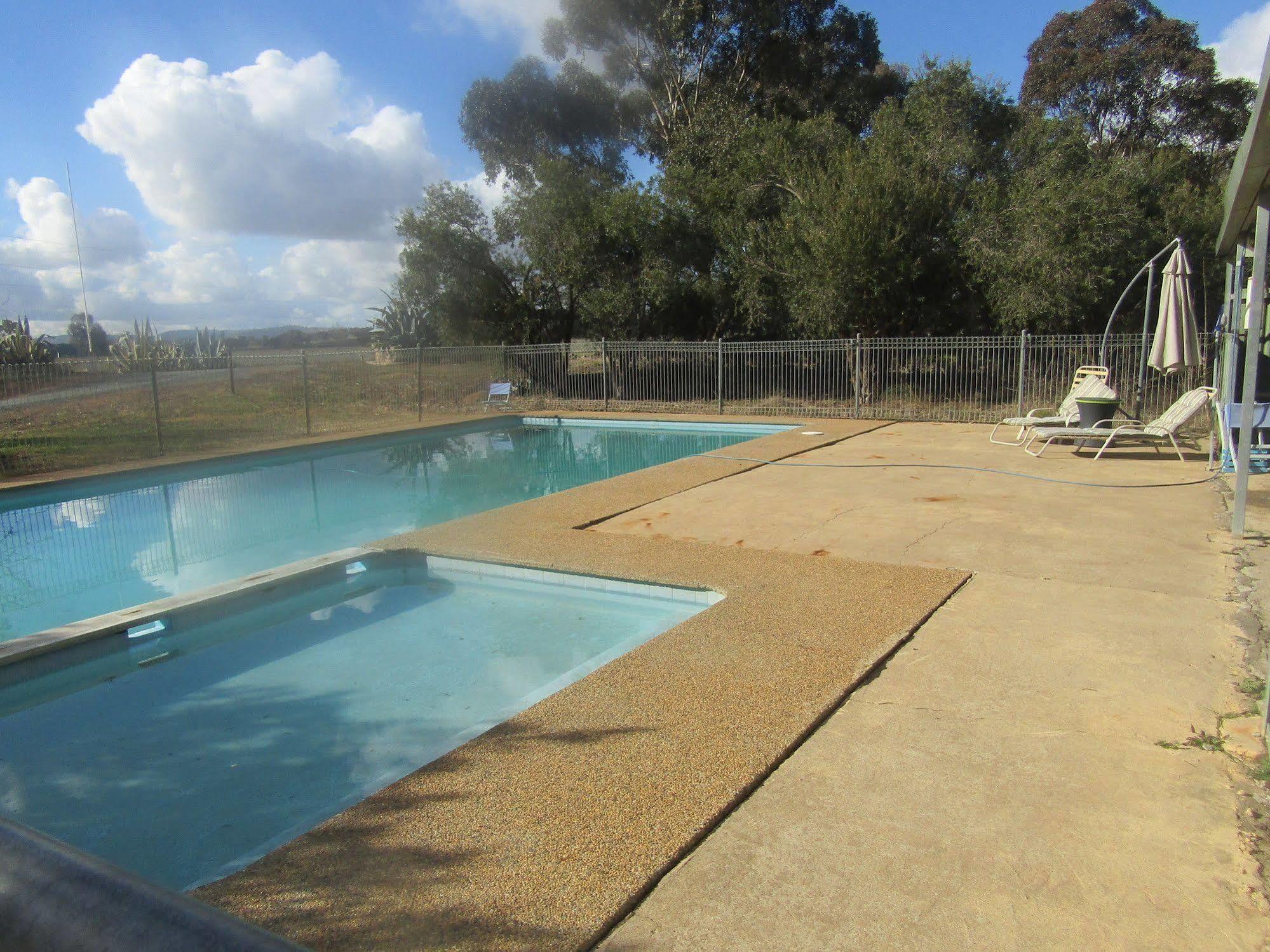 Allonville Gardens Motel Wagga Wagga Εξωτερικό φωτογραφία